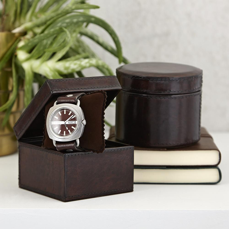 Custom Fashion Pu leather round watches boxes for men/women in EECA