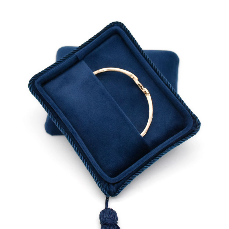 Manufacturers Wholesale Velvet Cloth Tassel Jewelry Ring Necklace Bracelet Box Travel Portable Jewelry Box Jewelry Storage Box