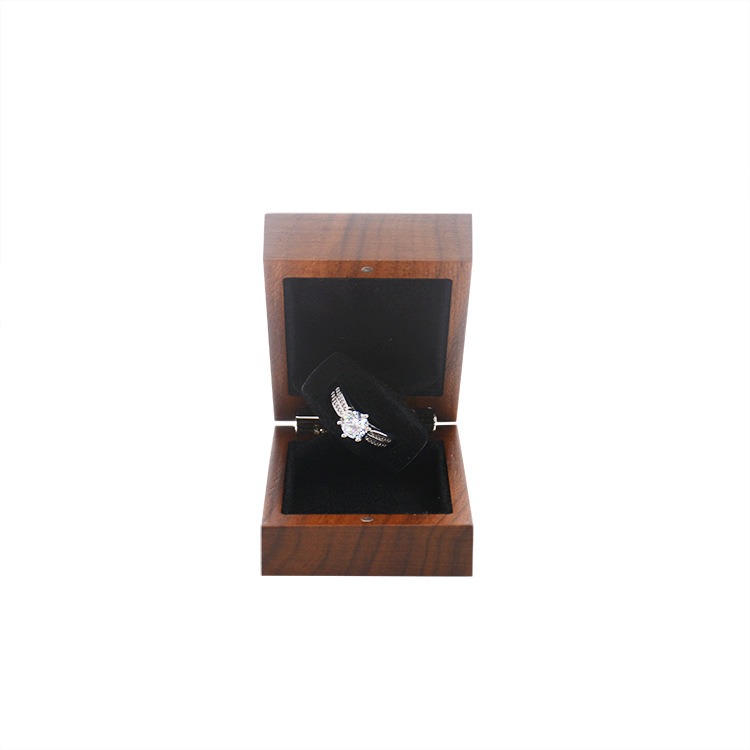 Manufacturers Design Creative With Clips Custom Logo Luxury Ring Packaging Box Flat Rotating Wood Ring Box Foldable
