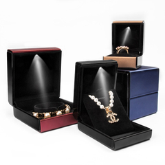 Creative LED Light Jewelry Necklace Bracelet Bracelet Packaging Box Proposal Ring Box Brushed Leather Jewelry Box