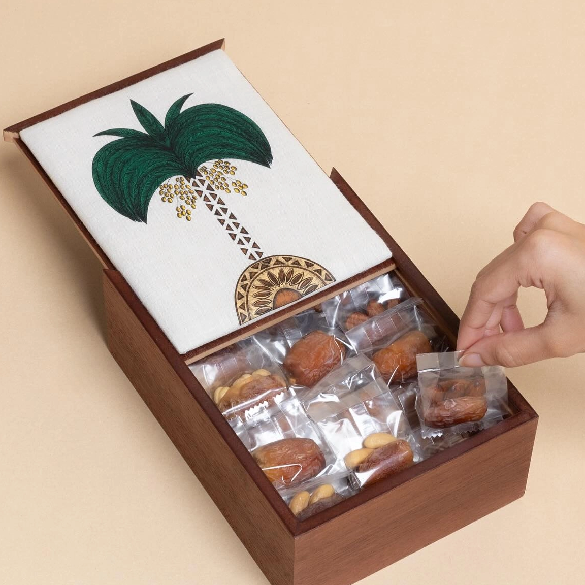 wooden candy box 5_1152_1152 wooden candy box 5_1152_1152