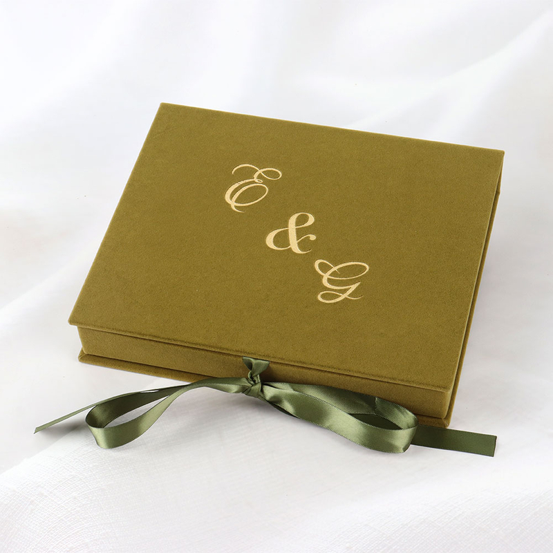 New Arrival Acrylic Wedding Invitation Card Velvet Foldable Rigid Cardboard Delivery Box with Ribbon Closure Gift Packaging Box
