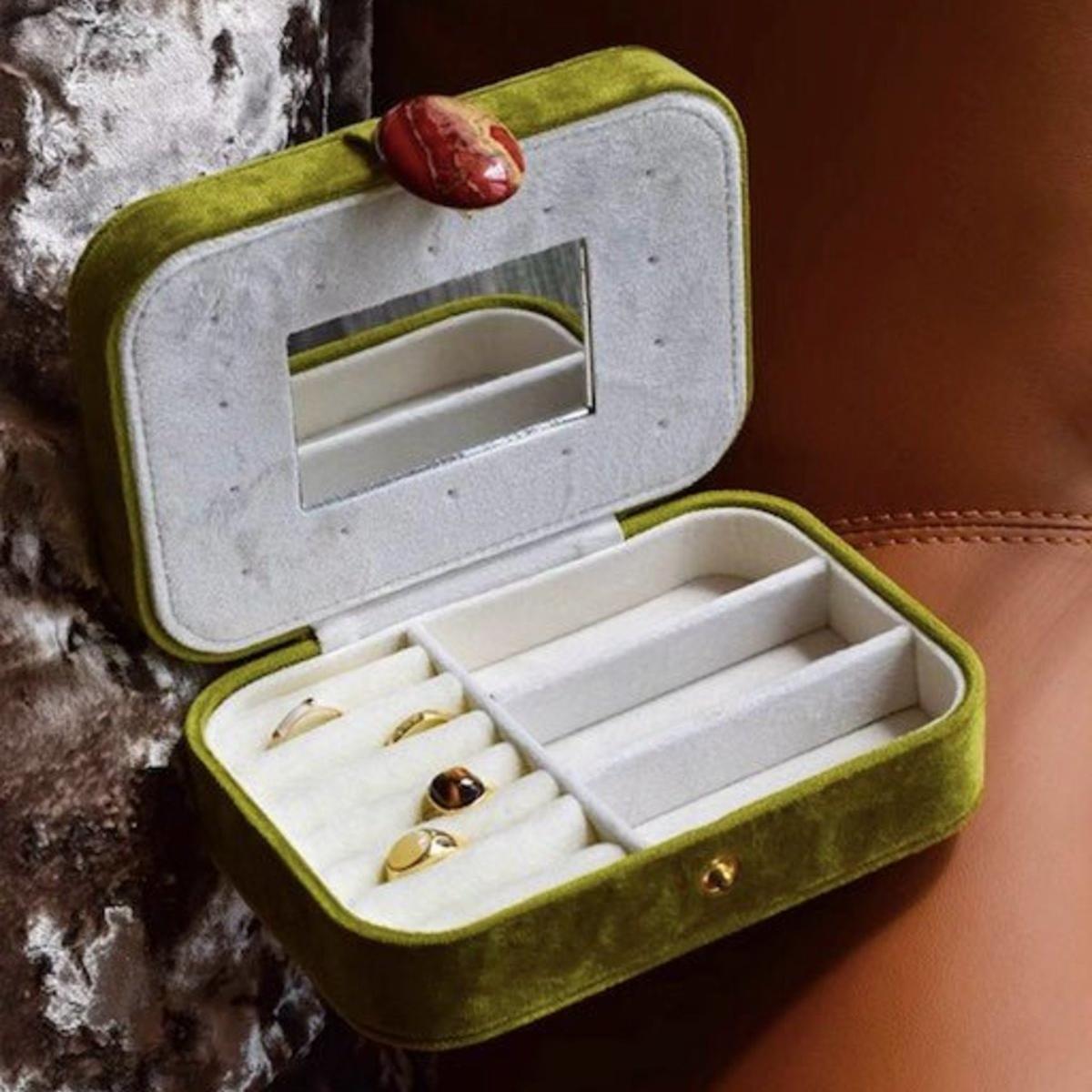 Pebble Jewellery Case (3) Pebble Jewellery Case (3)