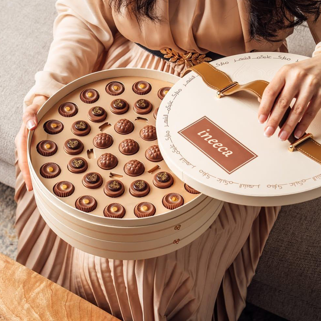 round chocolate box round chocolate box