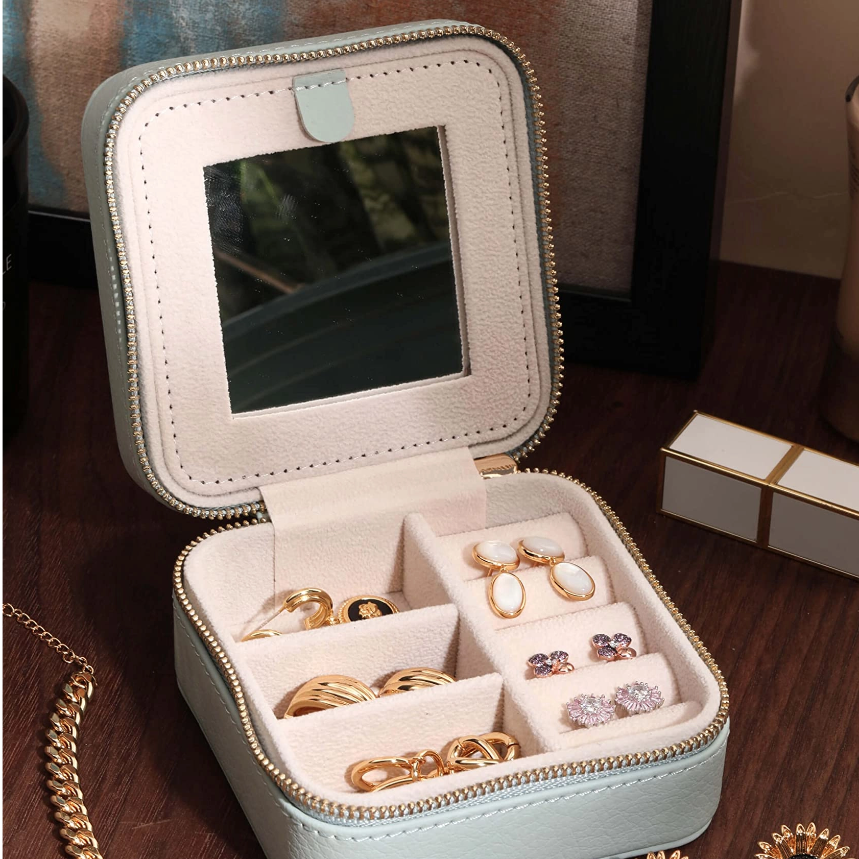 jewelry box jewelry box