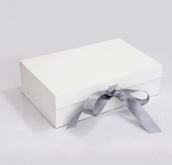 Customized printed foldable box ribbon boxes gift boxes with robbin made in China