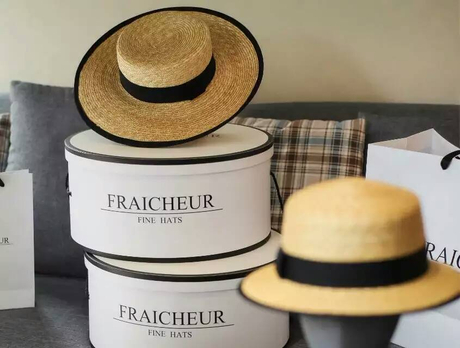 Luxury design round hat box for topper wholesales in EECA