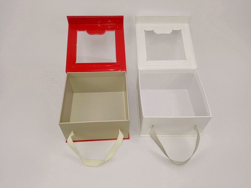 Custom paper magnetic closure gift box with clear pvc window made in Dongguan