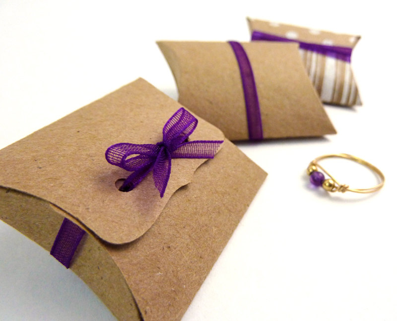 Recycle kraft paper pillow gift box design/pillow boxes template in EECA