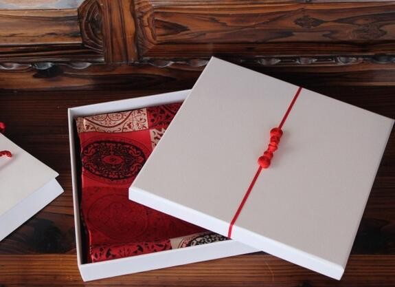 Luxury White Color Square Gift Box Custom Printed Handmade Paper Box Gift Packaging Box