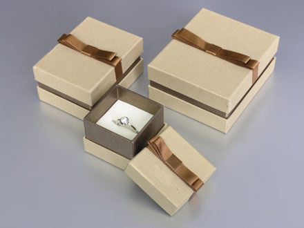 New Design Jewelry Box/Square/rectangular gift box Paper Box/Top and lip Box in EECA china