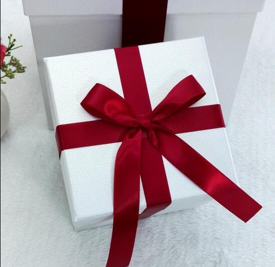 Square gift box custom packaging boxes logo cube plain white custom cosmetic packing box with ribbon gift packaging box