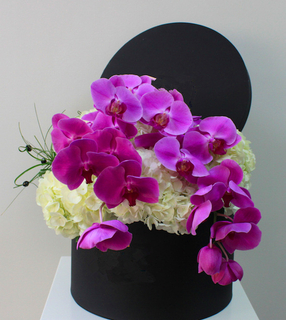 New arrival black round flower hat box packaging/round flower box/Cylindrical flower box made in EECA China