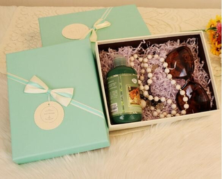 Bowknot Paper box packaging box for cosmetic beauty carton packaging box with ribbon handmade box