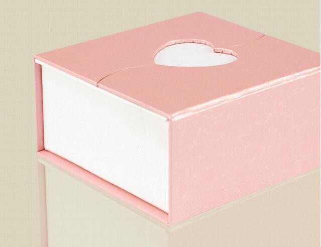 2017 Rectangular gift box unique design pink customized wedding gift packaging box with heart shape