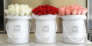 High quality white round paper flower gift box/Cylindrical flower box/Flower box made in EECA China