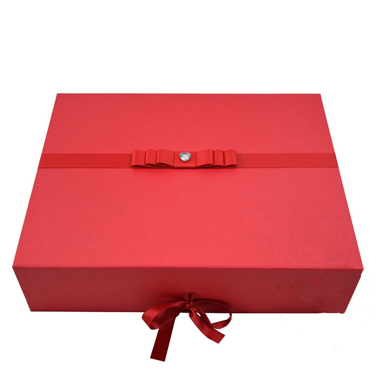 2017 Customized printed drawer gift box pink white boxes with ribbon in China