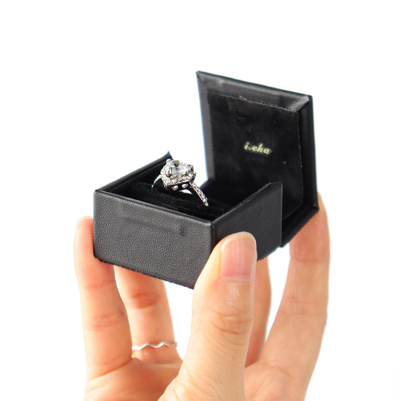 New Arrival Small Magnetic Jewelry Velvet Insert Wedding Ring Box with Custom Logo for Engagement Paper Ring Gift Box Packaging