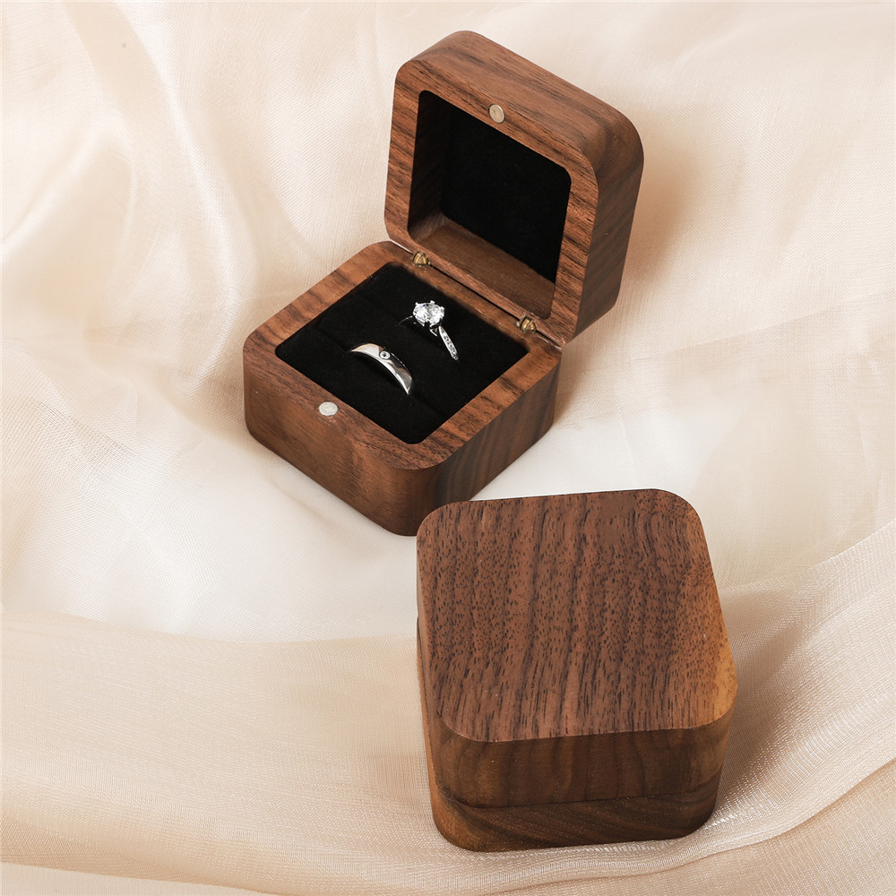 Custom Logo Square Wood Ring Packaging Case Luxury Walnut Wooden Mini Wedding Ring Jewelry Display Storage Box