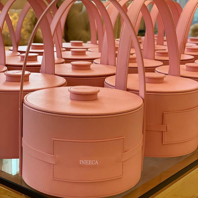 Custom Pink Handle Dessert Candy Box for Kids Round Leather Ramadan Cake Chocolate Packaging Christmas Surprise Candy Box 