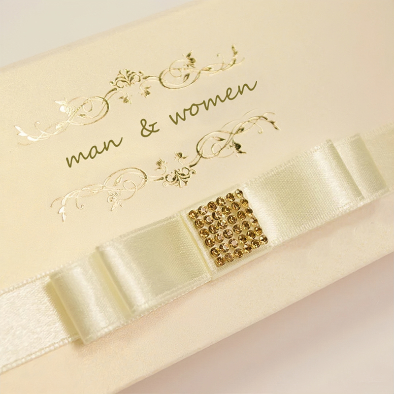 Fancy Mini White Gold Wedding Magnetic Closure Gift Storage Paper Box Packaging with Ribbon Lids Wedding Candy Box
