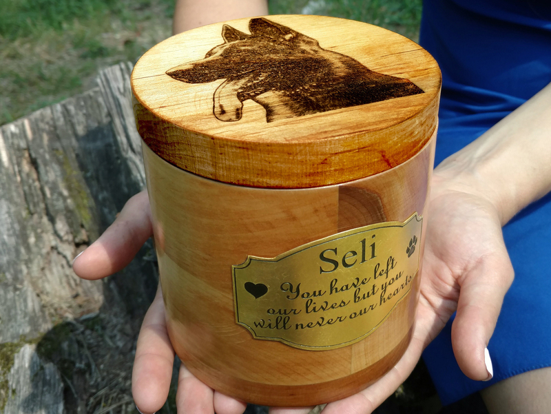 Personalized Lid Design Pet Box Packaging Custom Wood Dog Urns for Ashes Handmade Pet Memorial Cremation Box with Photo Pawprint