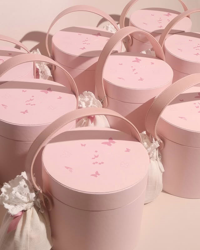 Custom Wedding Chocolate Dessert Box with Candles Boxes Packaging Paper Empty Christmas Food Custom Portable Party Candy Box 