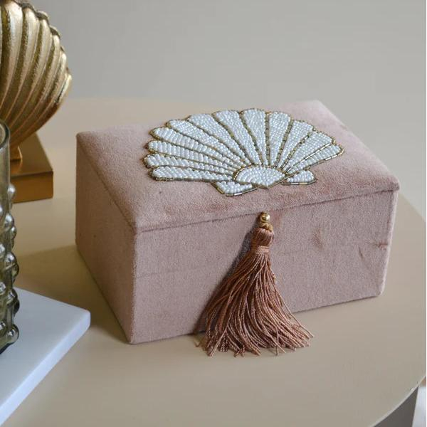 Handmade Magnetic Flip Embroidery Jewelry Box Earring Ring Jewelry Box Velvet Star And Moon Gold Beaded Jewelry Box with Tassel