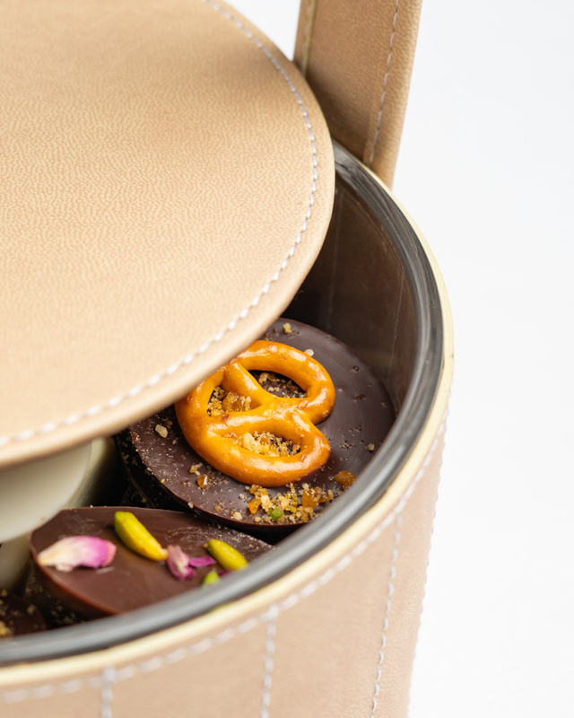 Handmade Acrylic Lid Chocolate Praline Handle Box Cylinder Fabric Packaging Chocolate Candy Gift Boxes Set with Clear Window