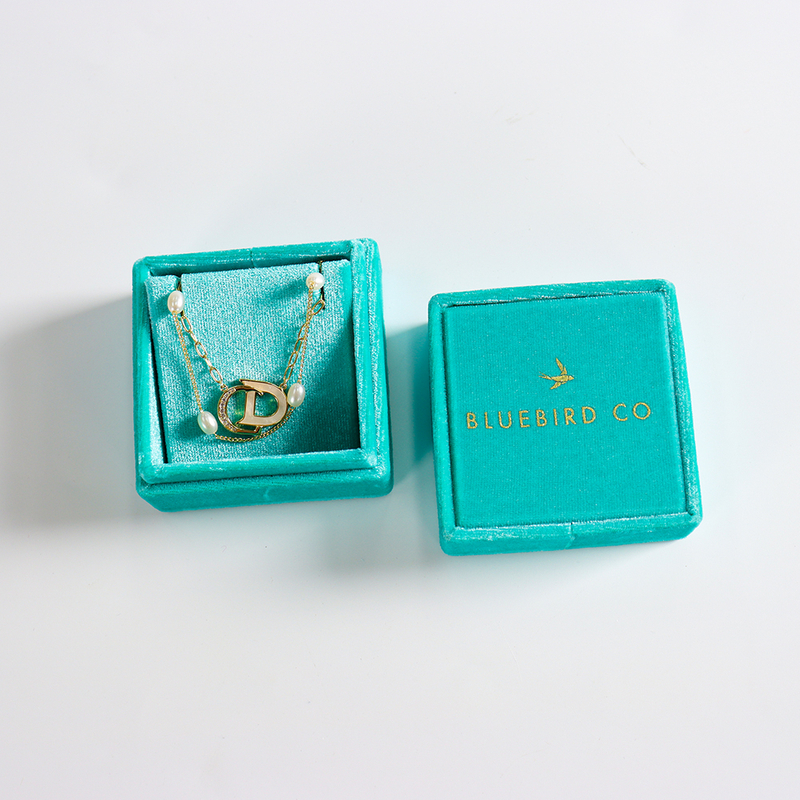 Custom Logo Square Flannelette Box Luxury Velvet Earring Bracelet Necklace Ring Packaging Gift Countertop Jewelry Packaging Box