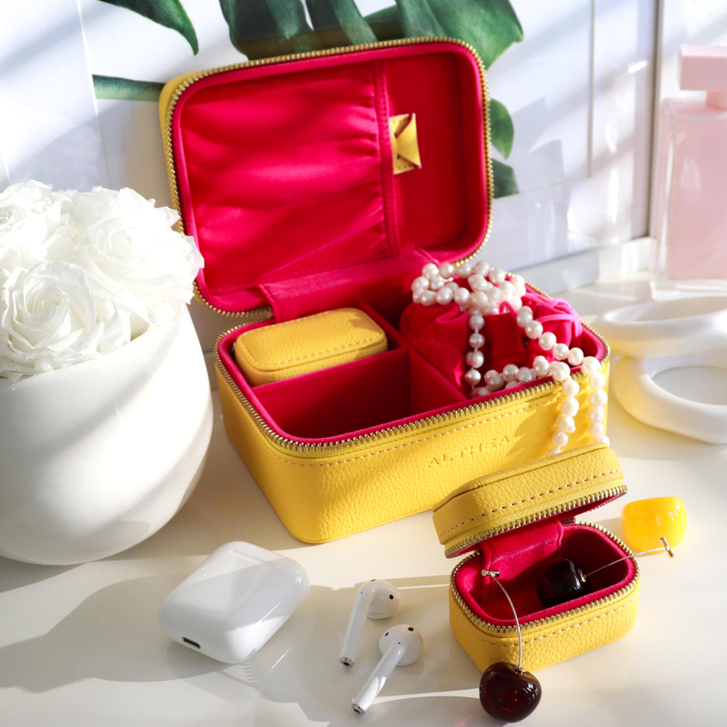 Fashion Small Portable Travel Case Organizer Display Storage PU Leather Velvet Holder Jewelry Box