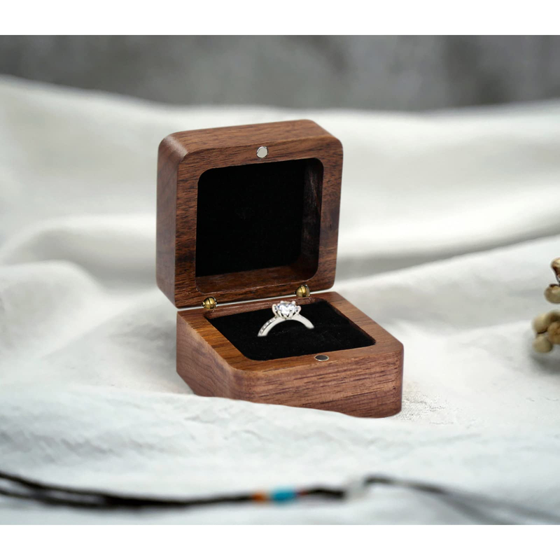 Low MOQ Free Custom LOGO Luxury Lacquering Wooden Gifts Ring Jewelry Box Storage Box Black Walnut Ring Box