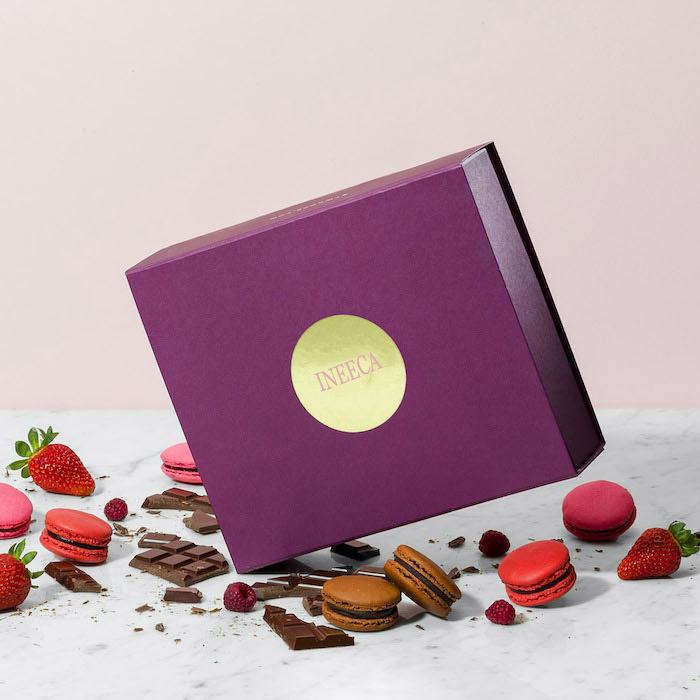 12 Pcs Macaron Pastry Colorful Birthday Gift Box Custom Printing Logo Food Ramadan Dessert Chocolate Packaging Box with Ribbon