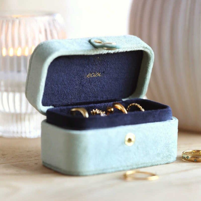 Blue Velvet Mini Travel Ring Box Includes Ring Rolls inside Custom Flowers Embroidery Logo Earrings Jewelry Boxes Packaging