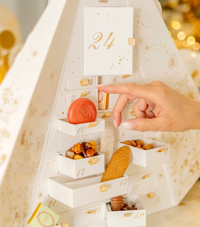 Christmas Tree Macarons Box