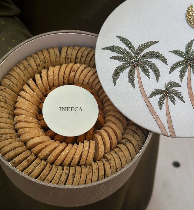 Food Hand Embroidery Candy Box Round Dessert Ramadan Chocolate Box Leather Personalized Sequin Embroidered Candy Box Packaging