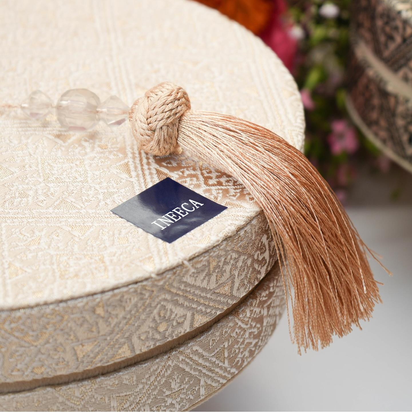 round chocolate box (2)