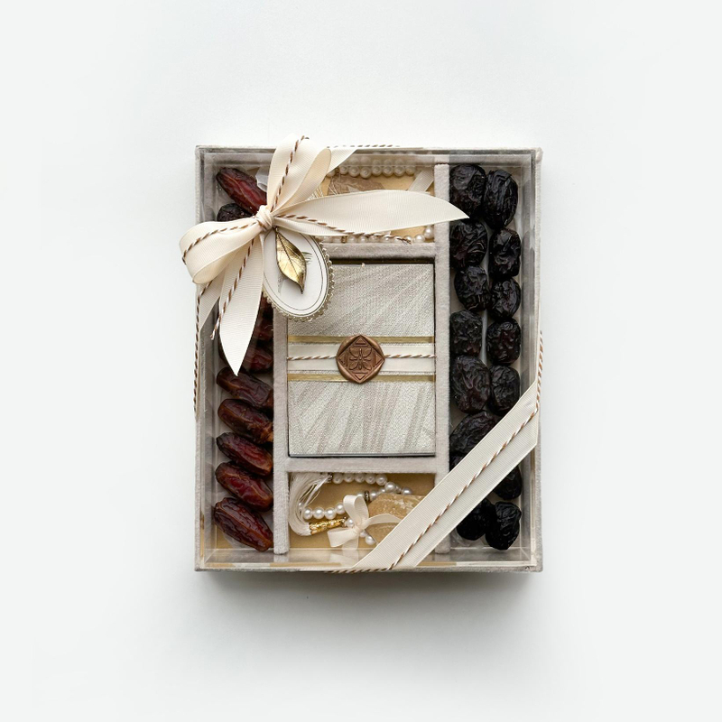 Custom Square Suede Food Box Candy Chocolate Covered Strawberry Sweet Acrylic Ramadan Gift Boxes Packaging Transparent Lid