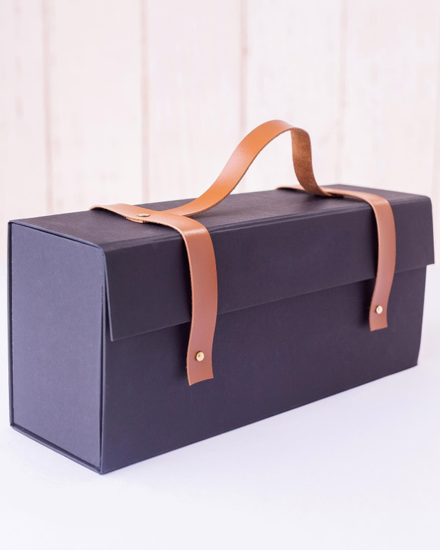 Double Layer Paper Chocolate Candy Gift Box with Handle Packaging Luxury Food Macarons Cookie Boxes Flap Wine Gift Boxes