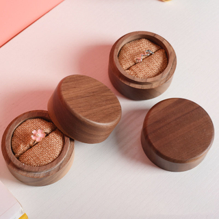Creative Wooden Round Wedding Ring Storage Box Small Solid Wood Proposal Ring Jewelry Packaging Box Wholesale