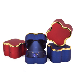 Valentine's Day Ring Pendant Rubber Lacquer With Lamp Necklace Box Creative Clover LED Light Jewelry Box