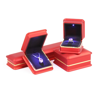 Wholesale Luxury Pendant Necklace Ring Earring Bracelet Ring Necklace Bracelet Led Jewelry Packaging Gift Box with Light
