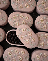 Oval Fabric Sequin Embroidery Ramadan Dessert Packaging Box Satin Floral Linen Christmas Empty Chocolate Candy Box Packaging