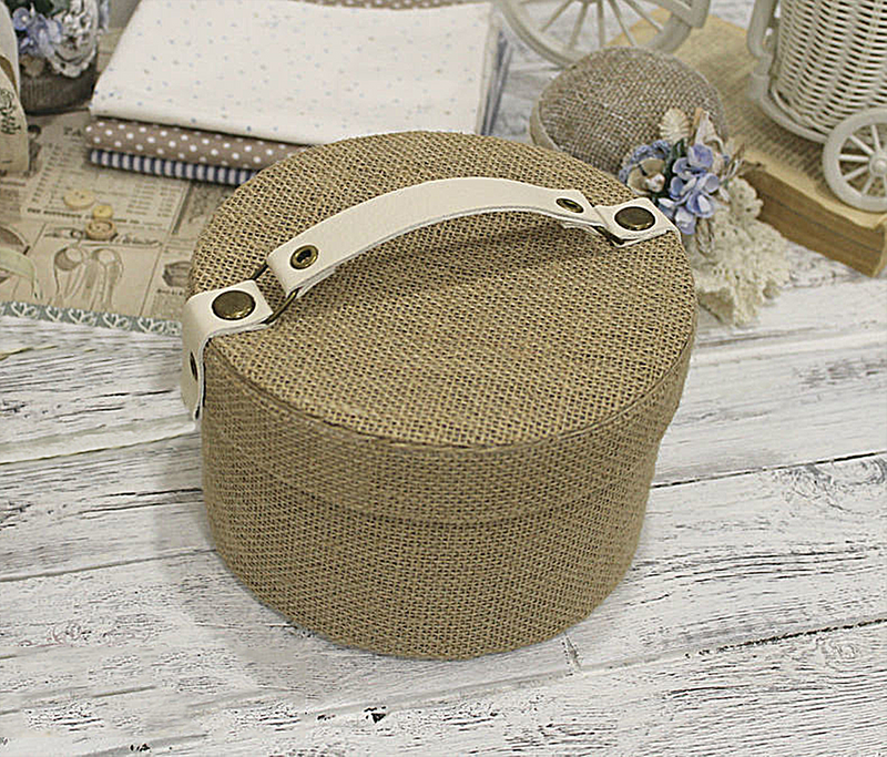 Handmade Natural Jute Burlap Storage Basket Portable Packaging Paper Box with White Handle Round Storage Decoration Box
