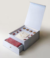 Personalized Chocolate Cavity Box Magnetic Drawer Sliding Gift Box with Ribbon Handle Chocolate Bonbon Candy Packaging Box