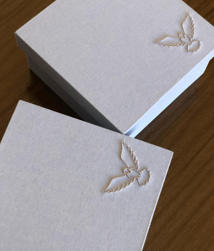 Hand Embroidery Baby Christening Keepsake Box Earring Bracelet Display Organizer Box Velvet Fabric Necklace Jewelry Packaging
