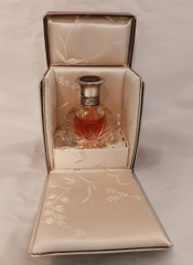 Vintage Perfume Box Packaging Velvet Silk Luxury 30ml 50ml Paper Leather Custom Logo Empty Embroidery Perfume Gift Box