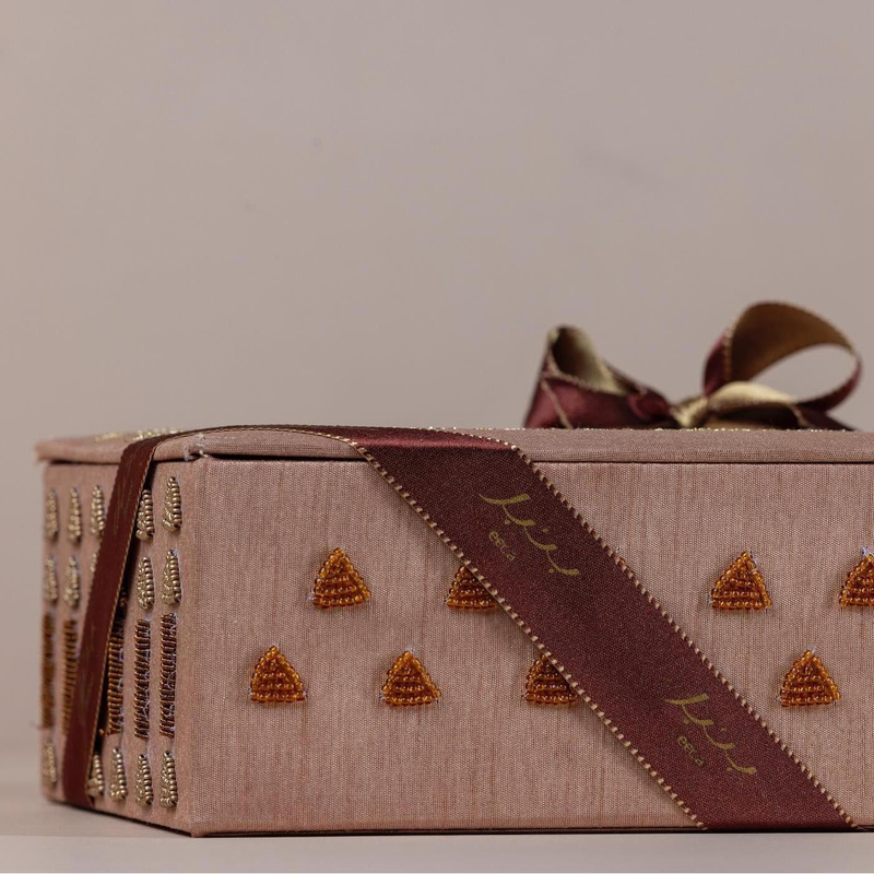 Luxury Beaded Decorative Candy Storage Box Fabric Embroidered Date Box Packaging Ramadan Chocolate Dates Gift Boxes with Ribbon