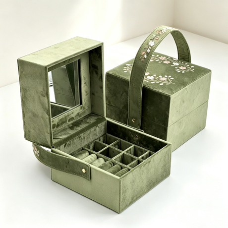velvet jewelry box (5).jpg