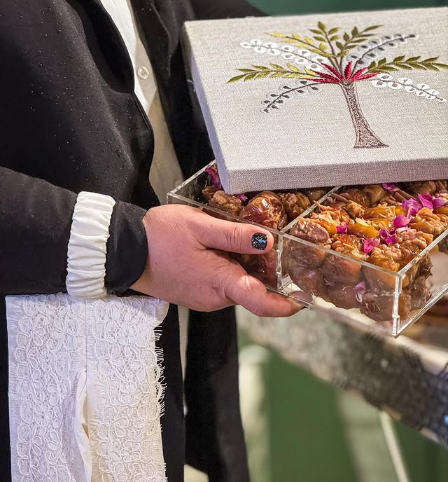  Handmade Embroidery Fabric Pecans Acrylic Clear Custom Ramadan Chocolate Box Packaging Dessert Macaron Wedding Gift Candy Box